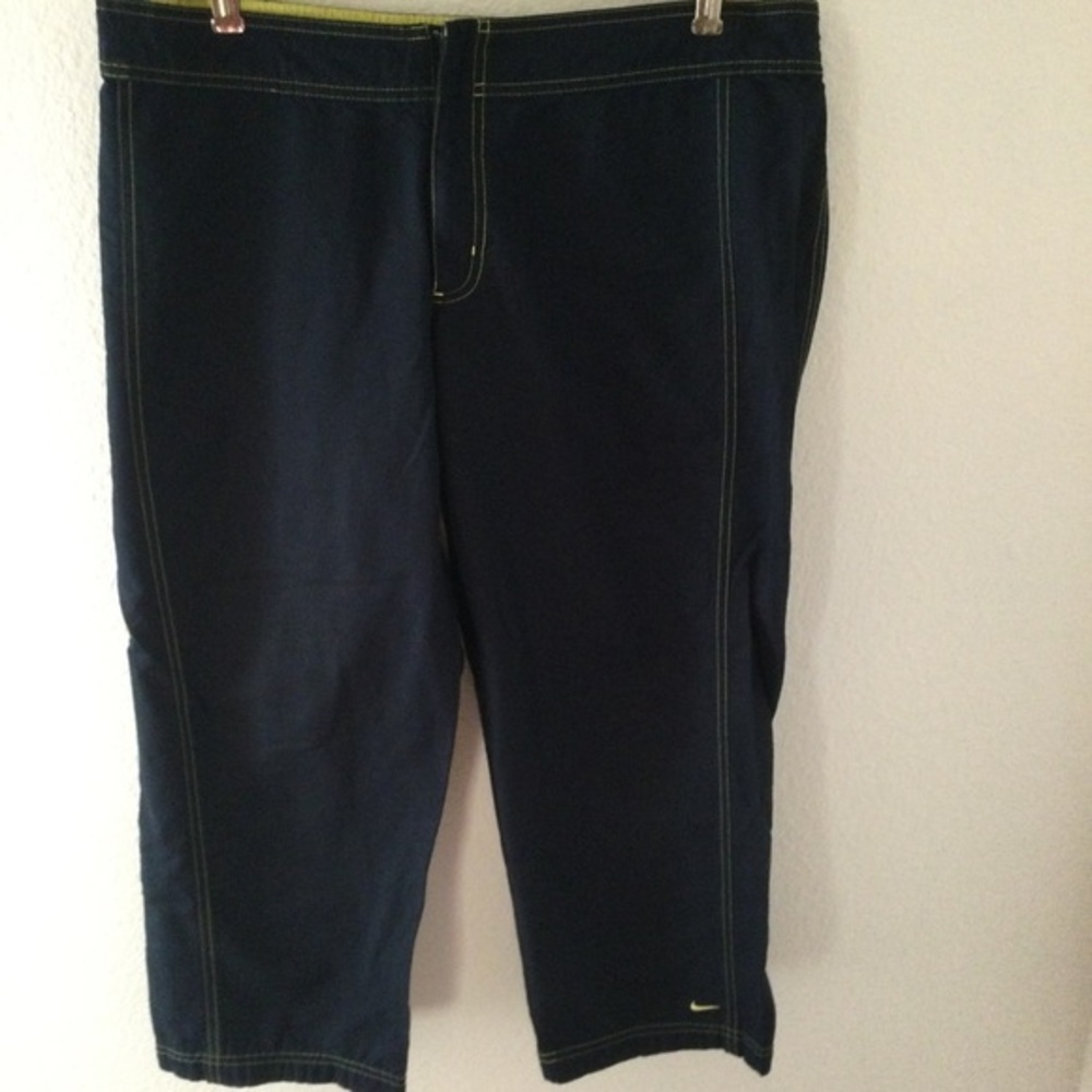 Nike Navy Blue Athletic Sport Stretch Waist Capri Pants Woman’s Size Large